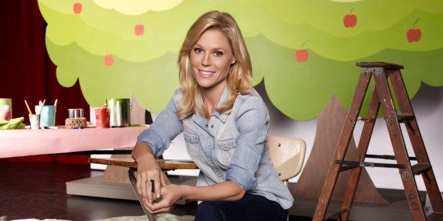 Julie Bowen Talks Allergies, Granny Panties And More For HuffPost's  #NoFilter