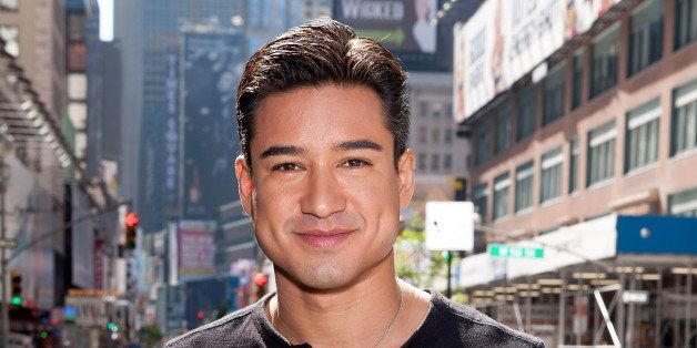 NEW YORK, NY - SEPTEMBER 30: Mario Lopez hosts 'Extra' in Times Square on September 30, 2013 in New York City. (Photo by D Dipasupil/Getty Images for Extra)