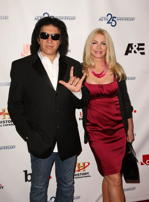 Shannon Tweed Wedding(02)