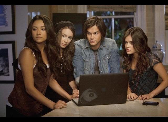 MONDAY, JANUARY 9: "Pretty Little Liars"