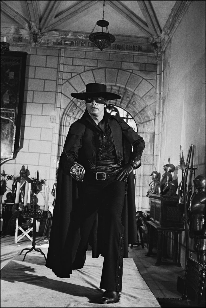 FRANCE - JANUARY 01: Set of 'Zorro' by Duccio Tessari In France In 1975 - Alain Delon. (Photo by Jean-Pierre BONNOTTE/Gamma-Rapho via Getty Images)