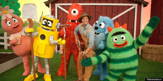 Josh Holloway Visits 'Yo Gabba Gabba!' As A Guitar-Playing Farmer