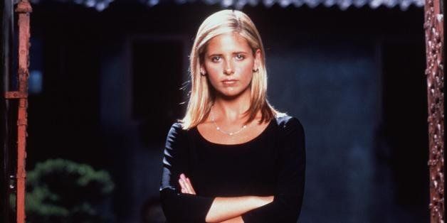 1999 Sarah Michelle Gellar stars in the hit tv series 'Buffy The Vampire Slayer.'