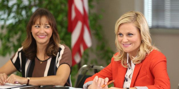 PARKS & RECREATION -- 'Soda Tax' Episode 502 -- Pictured: (l-r) Rashida Jones as Ann Perkins, Amy Poehler as Leslie Knope -- (Photo by: Tyler Golden/NBC/NBCU Photo Bank via Getty Images)
