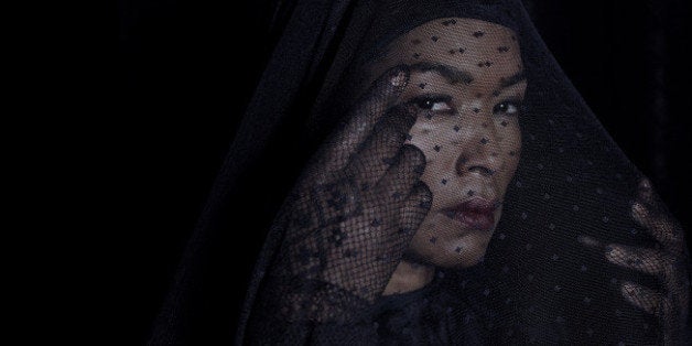 Angela Bassett On American Horror Story Coven I M A Scaredy Cat Huffpost Entertainment