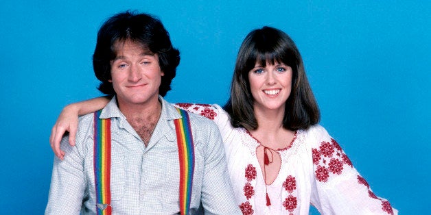 UNITED STATES - MAY 03: MORK & MINDY - Gallery - Season One - 5/24/1978, Robin Williams stars as Mork, a comedic alien who travels to Earth from his planet Ork in a large egg-shaped space ship. Landing in Boulder, Colorado he's befriended by Mindy, a pretty journalism student played by Pam Dawber, who helps him adapt to his new environment. (Photo by ABC Photo Archives/ABC via Getty Images)