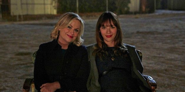 PARKS AND RECREATION -- 'Ann & Chris' Episode 613 -- Pictured: (l-r) Amy Poehler as Leslie Knope, Rashida Jones as Ann Perkins -- (Photo by: Ben Cohen/NBC/NBCU Photo Bank via Getty Images)