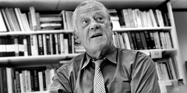 ***BETTER SCAN FOR ARCHIVE ST/BRADLEE(9/11/95) Ben Bradlee, in his office, on the eve of the release of his book of memoirs. Bill O'Leary/TWP