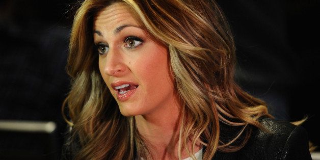 Erin Andrews Black Suit  Fox Sports Sideline Reporter Erin Suit