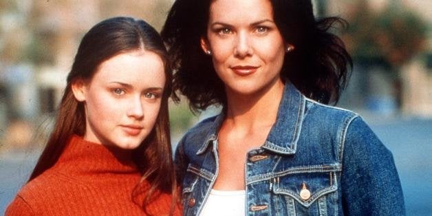 370100 09: Alexis Bledel and Lauren Graham star in Warner Bros. TV series 'The Gilmore Girls.' (Photo by Warner Bros./Deliver
