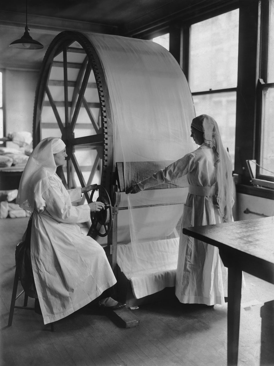 19 Photos Of Women Working 100 Years Ago Huffpost Women