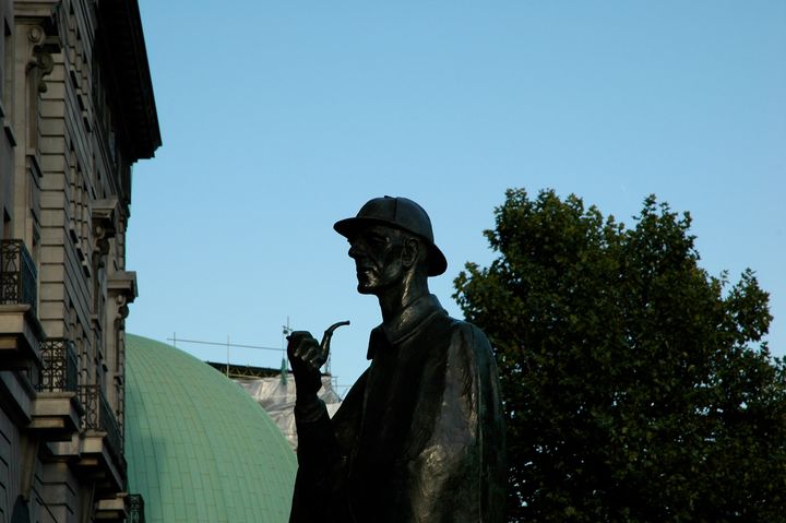 description 1 Uma estátua do Sherlock Holmes em Londres. | date 2012-04-25 | source http://www. flickr. com/photos/cinderellas_blog/ ... 
