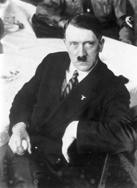 de:Adolf Hitler | Hitler, Adolf | depicted place | photographer author | date 1932 | year 1932 | ID Bild 102-12922 | inventory Bild 102 ... 