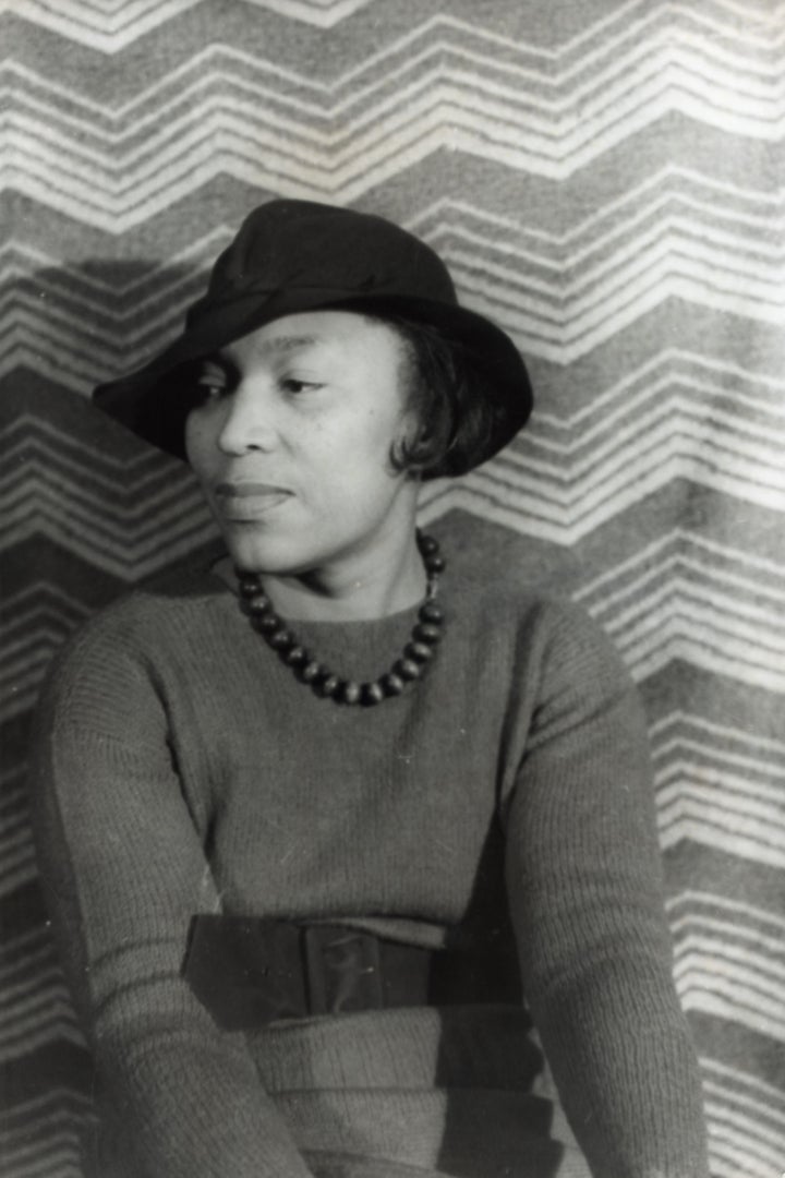 Description en:Zora Neale Hurston | Zora Neale Hurston Photographer: Carl Van Vechten. Permission Portrait of Zora Neale Hurston | LC-DIG- ...