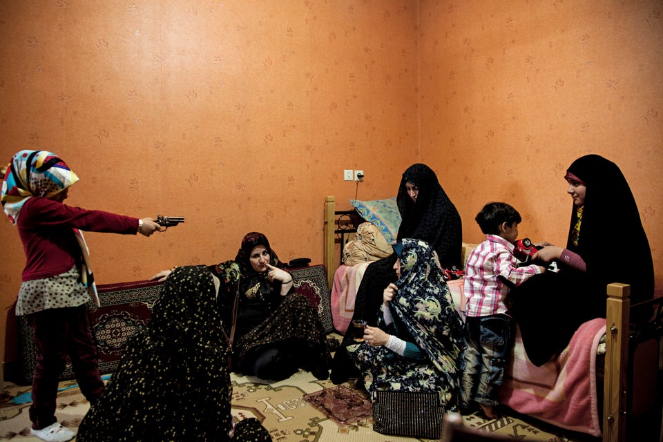 'Iranian Living Room' Features Photographs Of Everyday Life In The