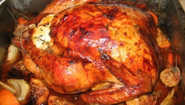 Description 1 A Thanksgiving turkey that had been soaked for 10 hours ... Category:Thanksgiving food Category:Roast poultry