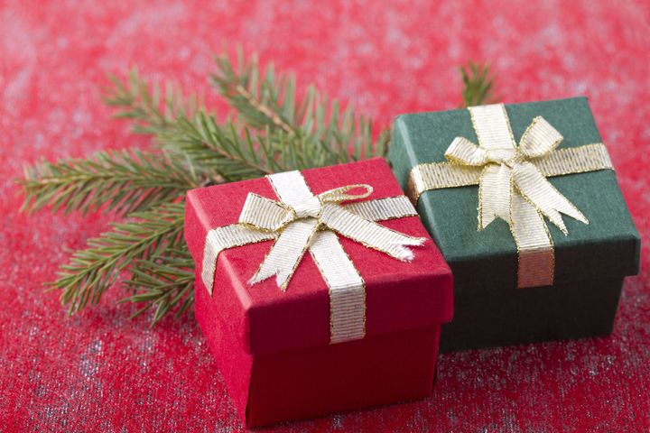 What Type Of Gift Wrapper Are You? | HuffPost Post 50