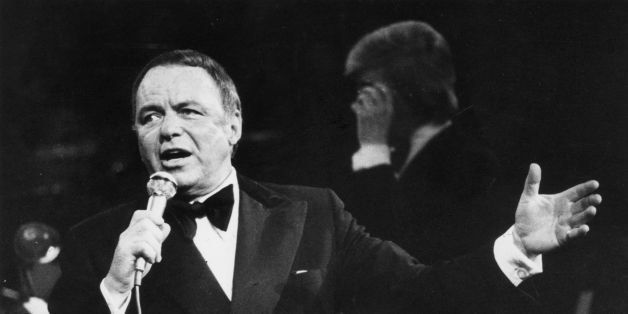 1975: American singer and actor Frank Sinatra (1915 - 1998) in concert at the Royal Albert Hall, London. (Photo by Joe Bangay/Evening Standard/Getty Images)