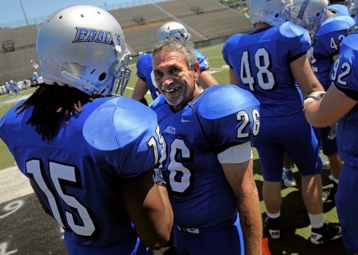 Alan Moore Oldest College Football Player On Record At Age 61