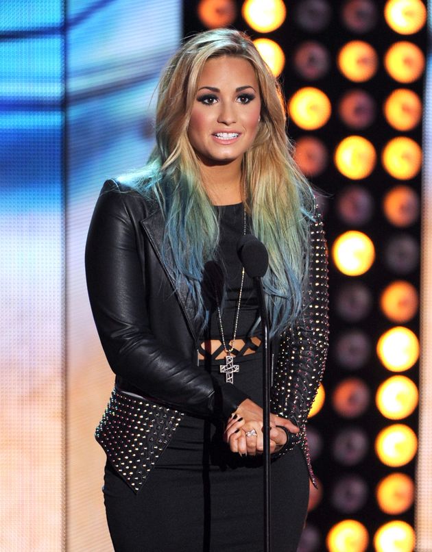 Demi Lovato Haircut X Factor Judge Tweets Photo With New Blonde