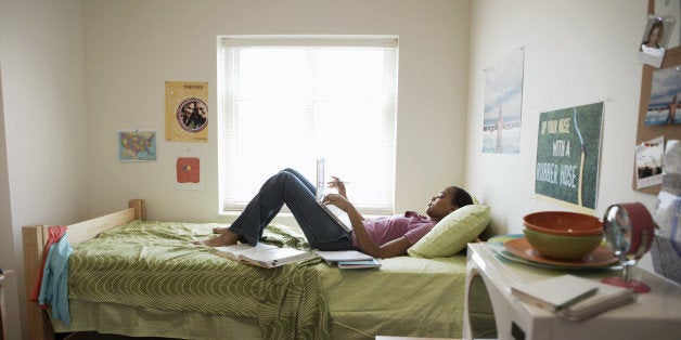 32 Ideas For Decorating Dorm Rooms Courtesy Of The Internet Huffpost 6757