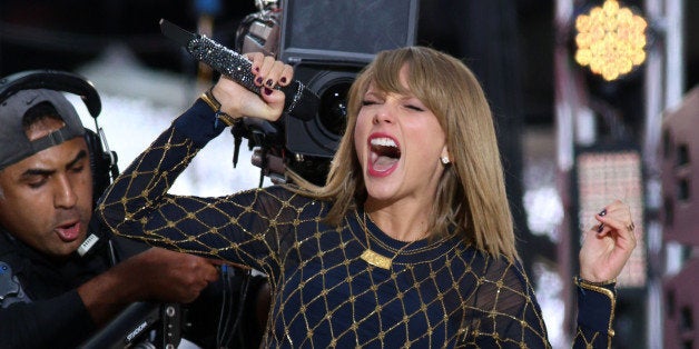 Taylor Swift performs on ABC's "Good Morning America" in Times Square on Thursday, Oct. 30, 2014, in New York. (Photo by Greg Allen/Invision/AP)