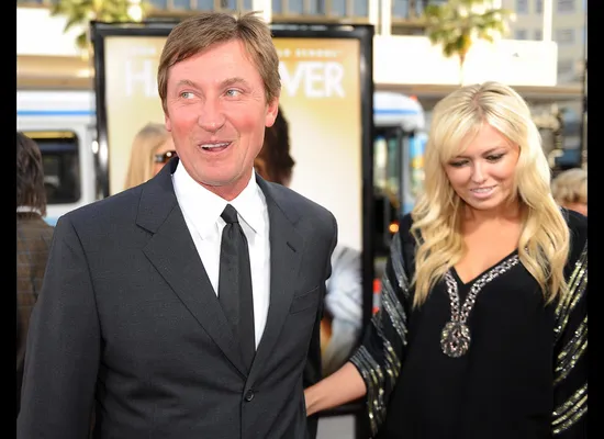 Wayne Gretzky's Daughter Defends Racy Twitter Pics in Canadian TV Special –  The Hollywood Reporter