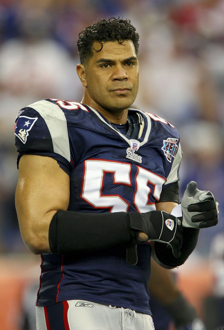 NFL great Junior Seau found dead of apparent suicide