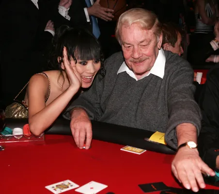 Celebs Mourn Lakers Honcho Jerry Buss