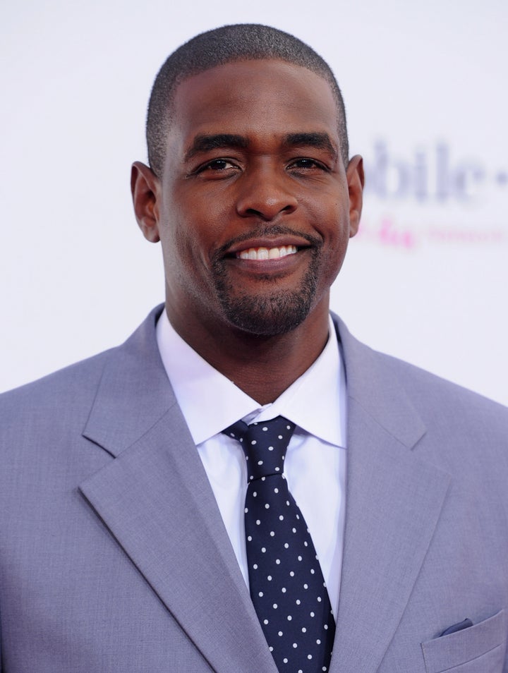 LOS ANGELES, CA - FEBRUARY 20: Former NBA player Chris Webber arrives to the T-Mobile Magenta Carpet at the 2011 NBA All-Star Game on February 20, 2011 in Los Angeles, California. (Photo by Alberto E. Rodriguez/Getty Images)