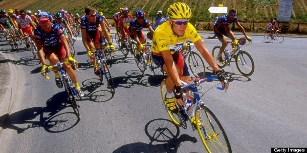 25 Jul 1999: Lance Armstrong of the USA leads his USP team mates during the final stage of the 1999 Tour de France between Arpajon and Paris, France. \ Mandatory Credit: Doug Pensinger /Allsport