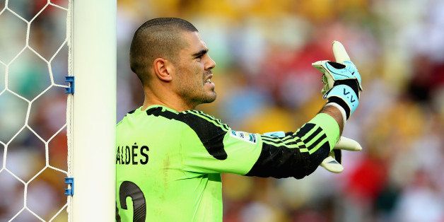 FORTALEZA, BRAZIL - JUNE 23: Victor Valdes of Spain gestures during the FIFA Confederations Cup Brazil 2013 Group B match between Nigeria and Spain at Castelao on June 23, 2013 in Fortaleza, Brazil. (Photo by Robert Cianflone/Getty Images)