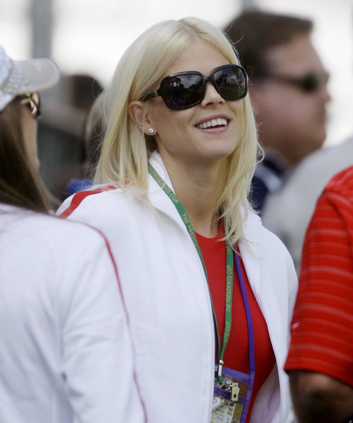 Elin Nordegrens Wedding Ring Off Tiger Woods Wife Spotted Ringless 