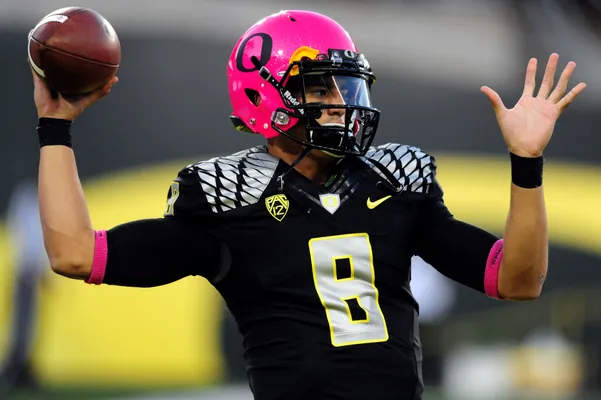 Oregon to wear pink helmets, cleats, gloves vs. Washington St.
