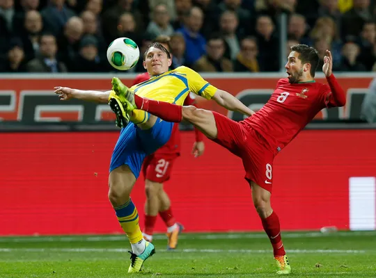 Ronaldo's Hat Trick In World Cup Qualifying Playoff Even Had Zlatan  Ibrahimovic Applauding (GIF/VIDEO)