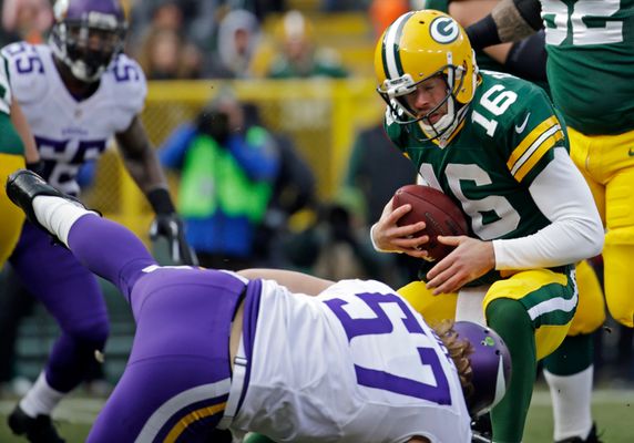 Crazy Packers fans wear bikinis to the game in freezing weather