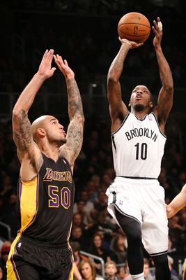 Lakers' Black 'Hollywood Nights' Uniforms Debut In Brooklyn