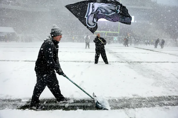 LeSean McCoy dashes through snow to record as Eagles drop Lions