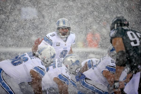 PHOTO GALLERY: Eagles Beat Lions in the Snow Storm - Bleeding