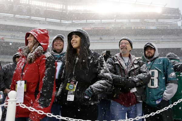 Philadelphia Eagles plow through the snow to knock off Detroit Lions – The  Times Herald