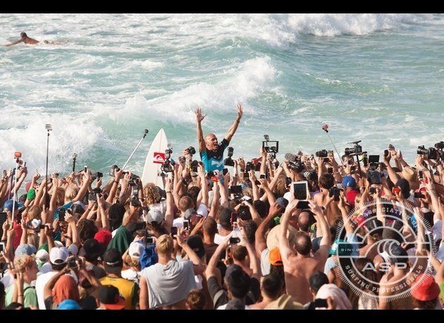 Kelly Slater Wins Pipe Masters