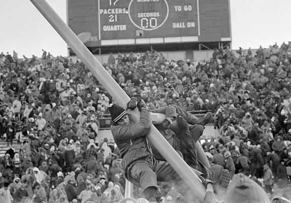 Ice Bowl photos capture rarely-seen images from Packers-Cowboys clash