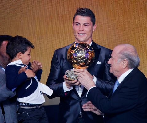 Ronaldo And Family Steal The Show At Awards Ceremony