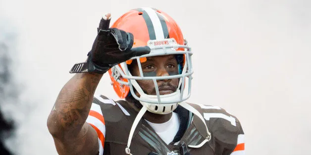 Browns' Davone Bess posts picture with marijuana on Twitter (PHOTO)