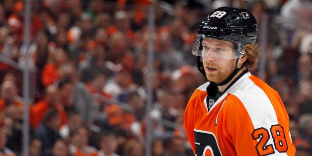 PHILADELPHIA, PA - JANUARY 08: Claude Giroux #28 of the Philadelphia Flyers skates against the Montreal Canadiens at the Wel