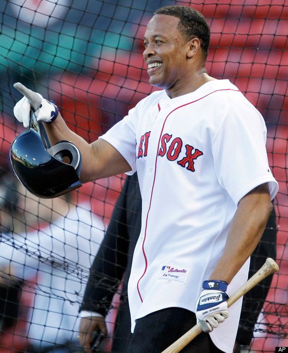 søvn Duchess lanthan Dr. Dre Takes Batting Practice At Fenway Park (PHOTOS) | HuffPost Sports