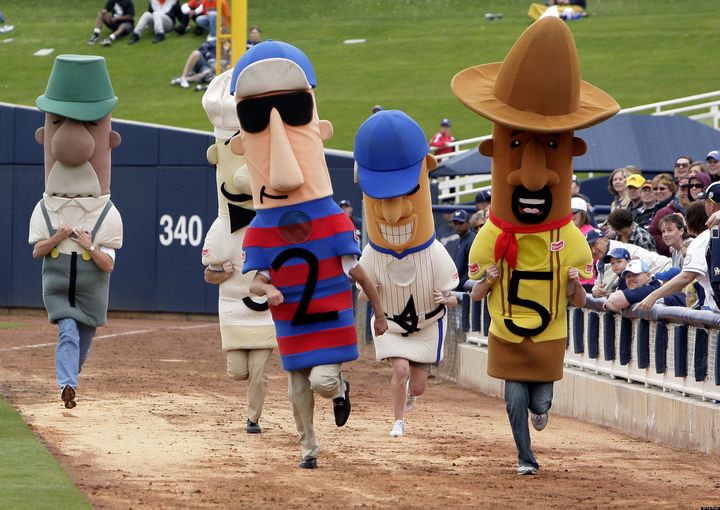 Milwaukee Brewers sausage race ends with hot dog falling - Sports