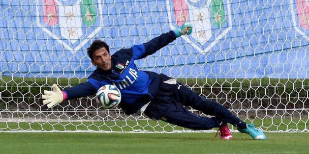 RIO DE JANEIRO, BRAZIL - JUNE 11: Gianluigi Buffon of Italy in action during a training session on June 11, 2014 in Rio de Janeiro, Brazil. (Photo by Claudio Villa/Getty Images)