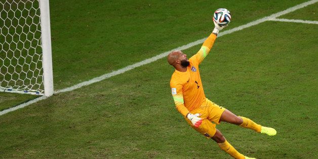 MANAUS, BRAZIL - JUNE 22: Tim Howard of the United States makes a save during the 2014 FIFA World Cup Brazil Group G match between the United States and Portugal at Arena Amazonia on June 22, 2014 in Manaus, Brazil. (Photo by Elsa/Getty Images)