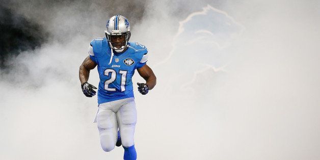 DETROIT, MI - SEPTEMBER 08: Reggie Bush #21 of the Detroit Lions takes the field prior to playing the New York Giants at Ford Field on September 8, 2014 in Detroit, Michigan. (Photo by Gregory Shamus/Getty Images) 